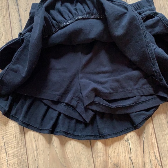 COPY - Black frilly skort med7-8 - Picture 3 of 8